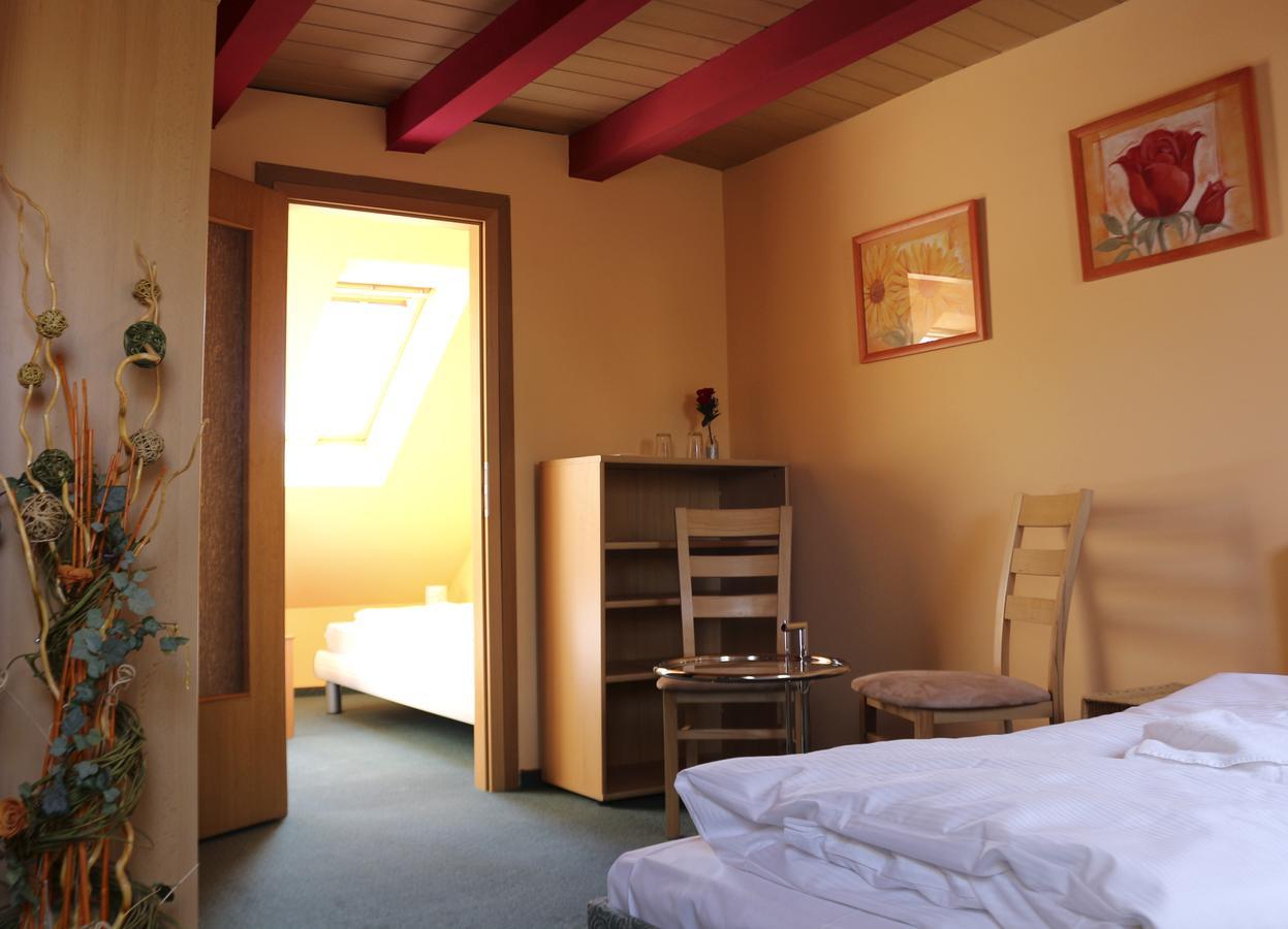 Gasthaus & Pension "Zur Rose" Weimar  Esterno foto